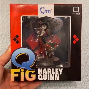 Harley Quinn figurine